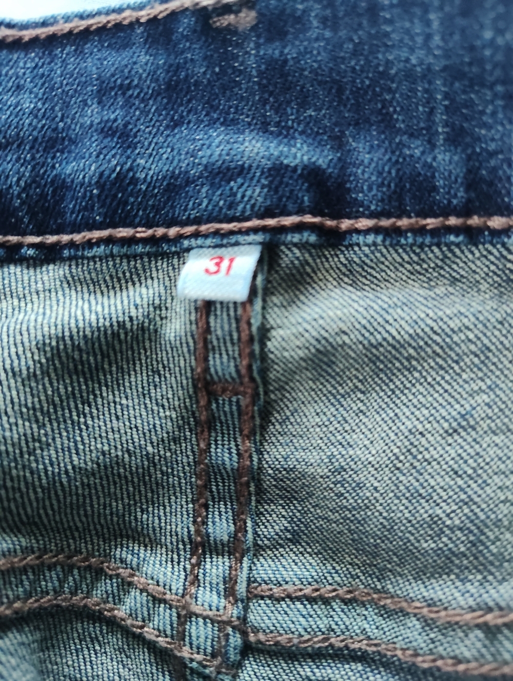 Levi Strauss Ladies Blue Jean Shorts. Size 31 Waist. 9" Inseam - Picture 2 of 8